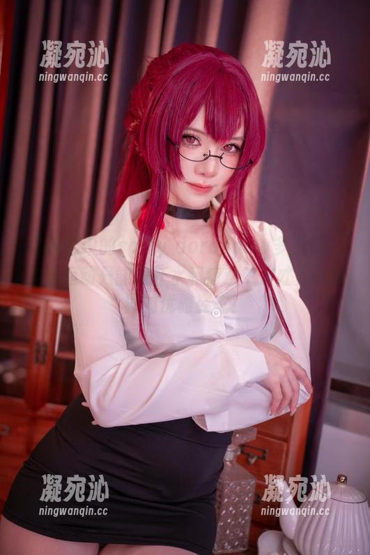 sally dorasnow多啦雪 体操服中的sally dorasnow多啦雪,谁说运动只能是汗水和疲惫?这才是cos界的优雅姿态!